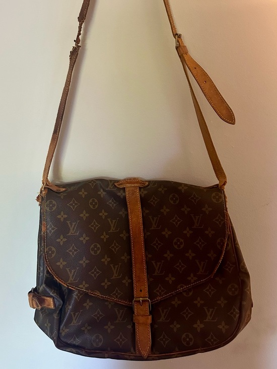Louis Vuitton Handbags - Well Loved! Louis Vuitton Brown Monogram Crossbody Messenger Bag - Samur 35